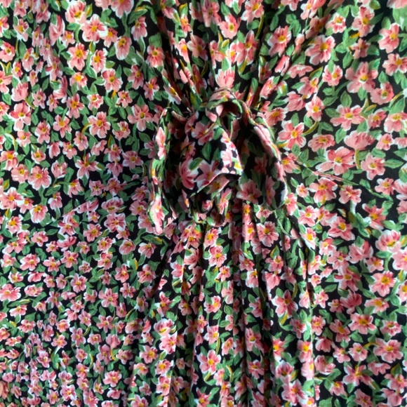 Pink floral romper - Picture 3 of 3